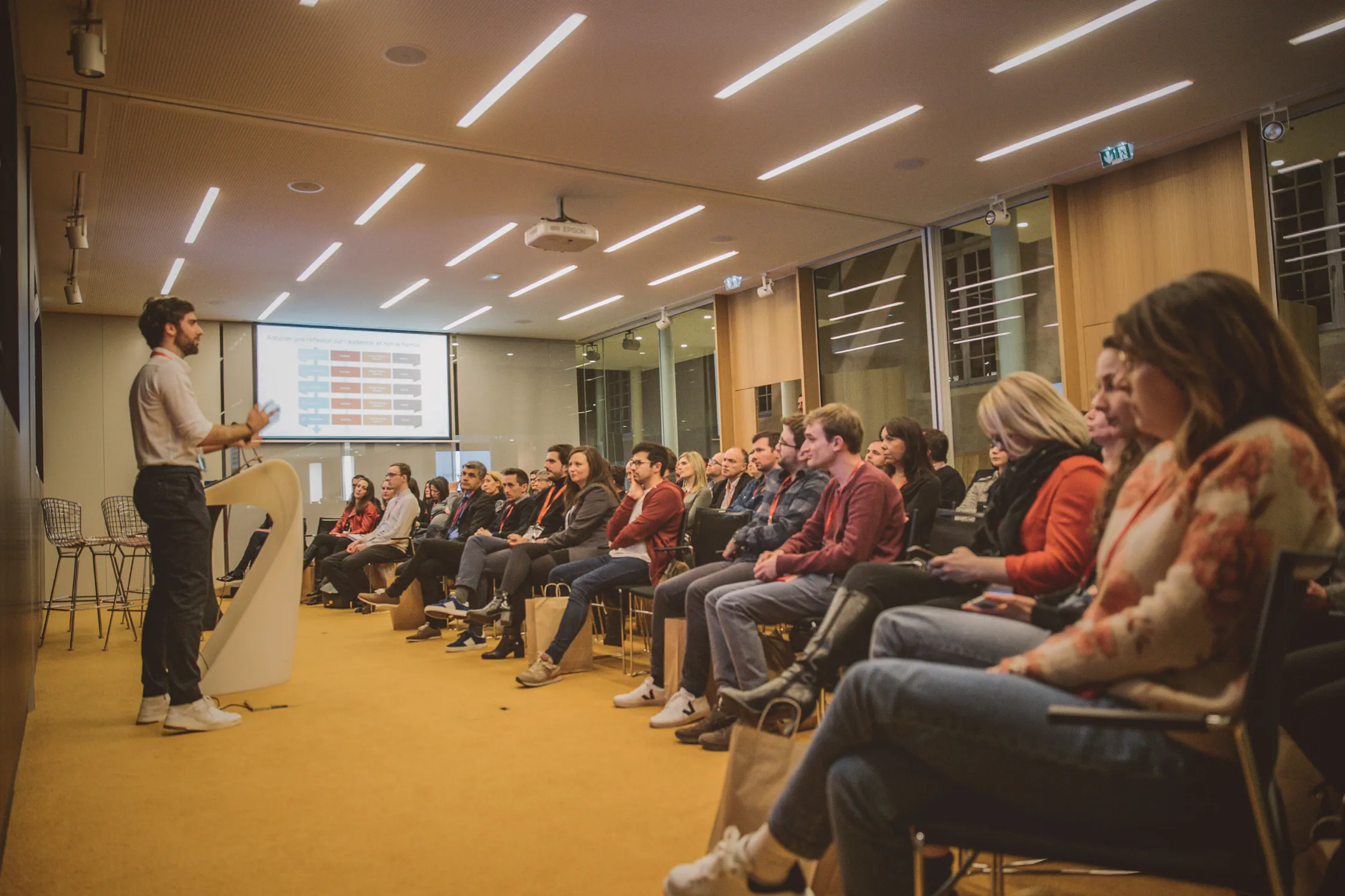 Photo d'une conférence donnée par Google lors de l'événement organisé par AGAT aux Haras