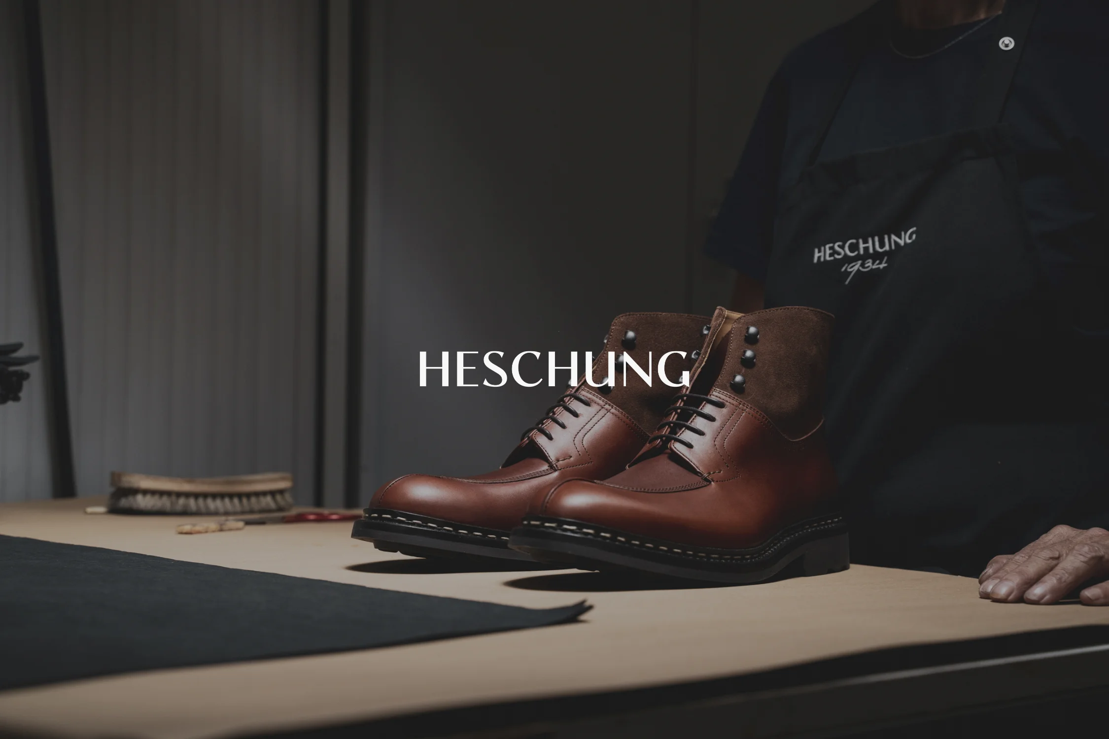 Paire de chaussures haut de gamme fabriquées en Alsace chez Heschung