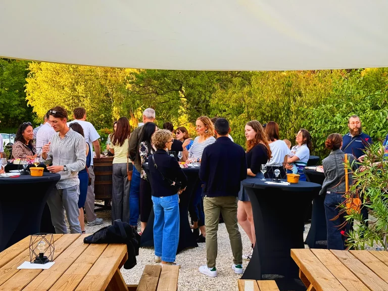 La terrasse du domaine Blanck à Obernai pendant l'Afterwork Gourmand AGAT